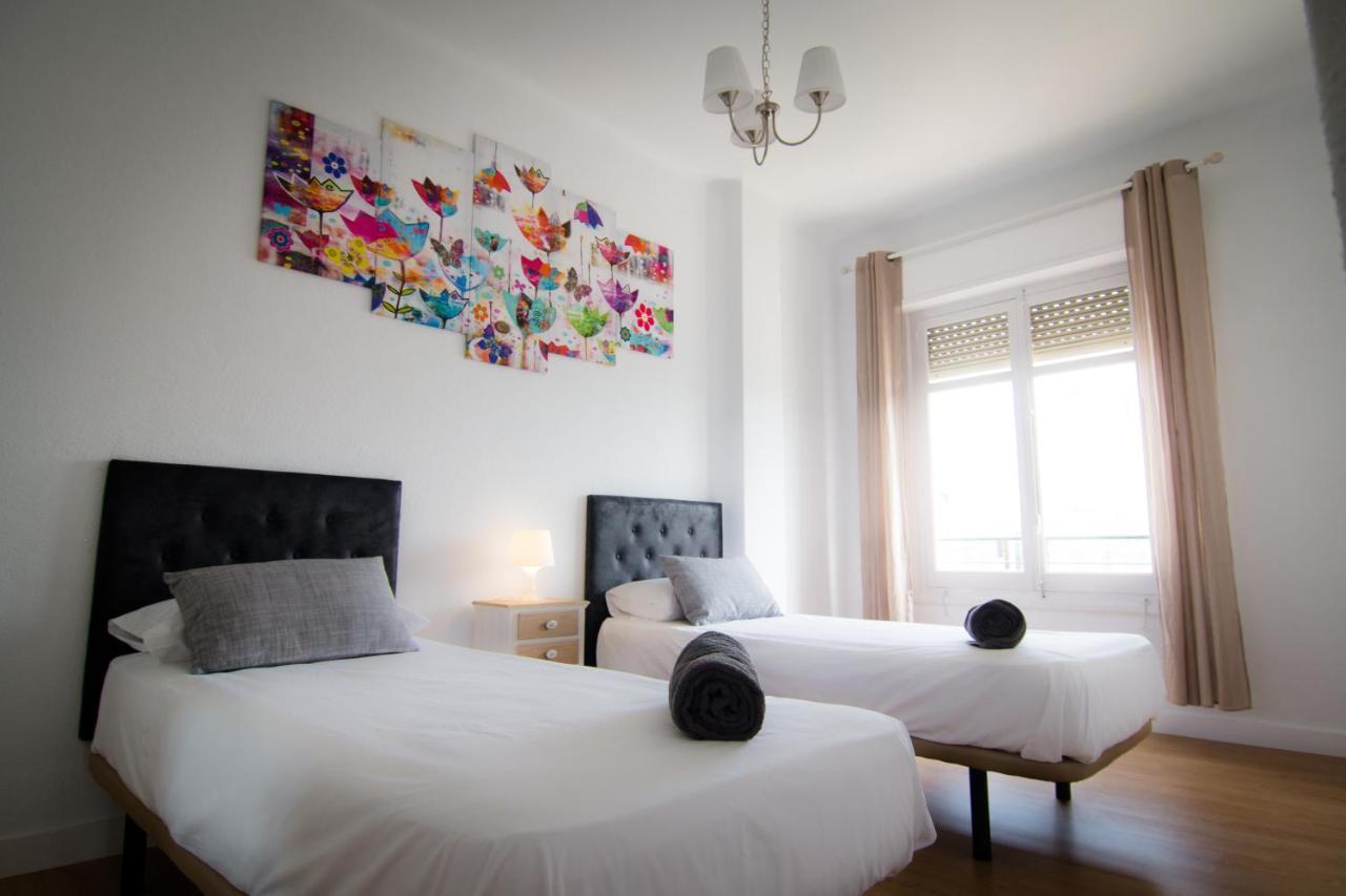 Holidays2Malaga Terraza & Junto Puerto Deportivo Екстериор снимка