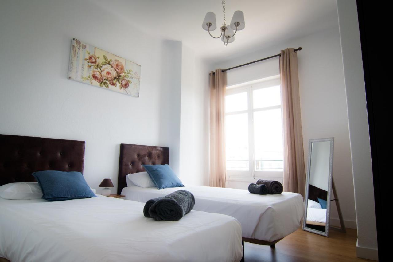 Holidays2Malaga Terraza & Junto Puerto Deportivo Екстериор снимка
